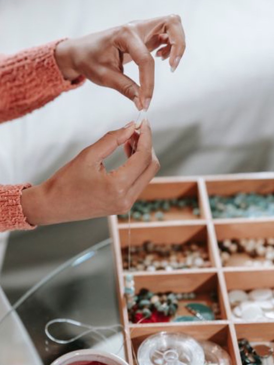 Sautoir de perles d’ambre baltique graduées